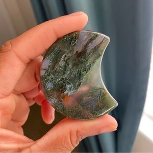 Moss Agate Moon/Moss Agate Crystal/Agate Crystal Moon/Crystal Moon Carving